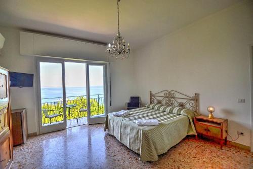 Sorrento Villa Sleeps 16 Air Con Wifi