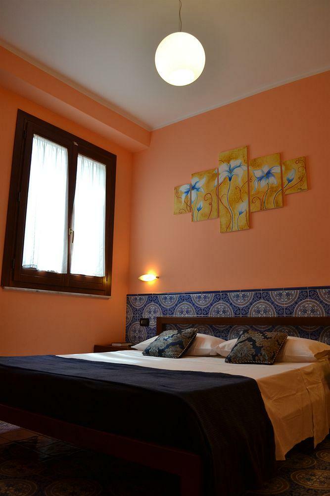 Petit Hotel