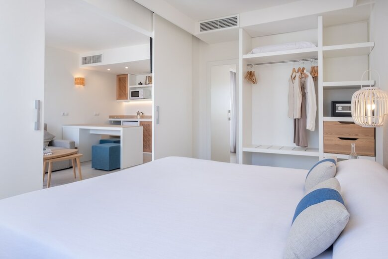 Apartamentos Carema Beach Menorca