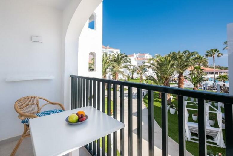 Apartamentos Carema Beach Menorca