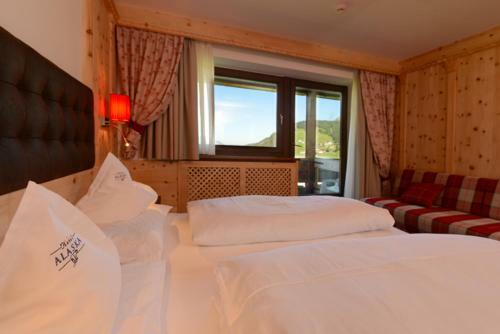 Hotel Alaska