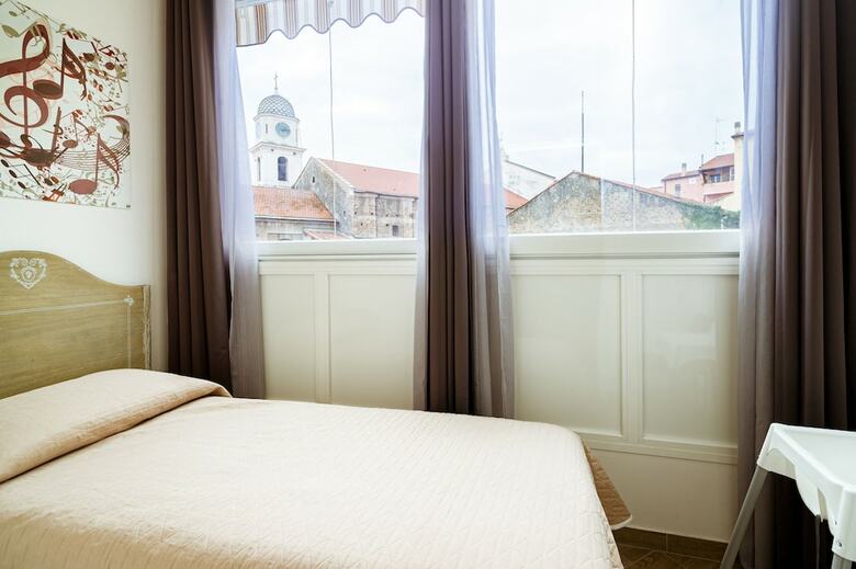 Hostal "6 In Centro" Guest House