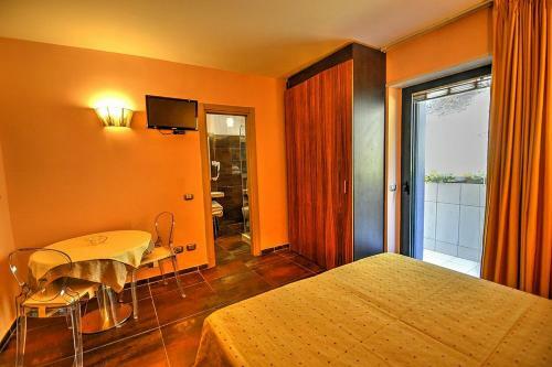 Sant'agata Sui Due Golfi Villa Sleeps 24 Pool Wifi