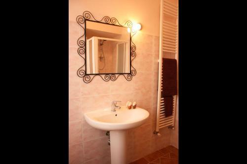 San Cassiano Villa Sleeps 6 Pool Wifi