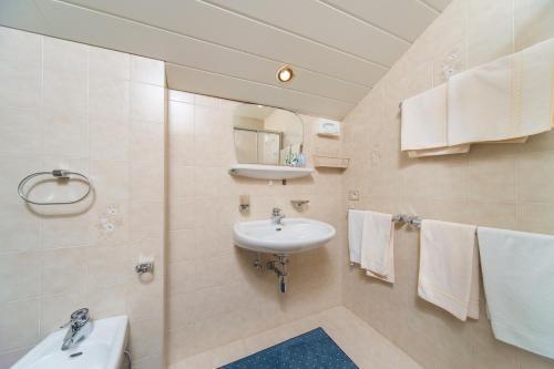 Hostal Kedul Alpine Lodge