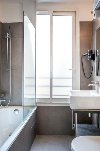 Art Hotel Batignolles