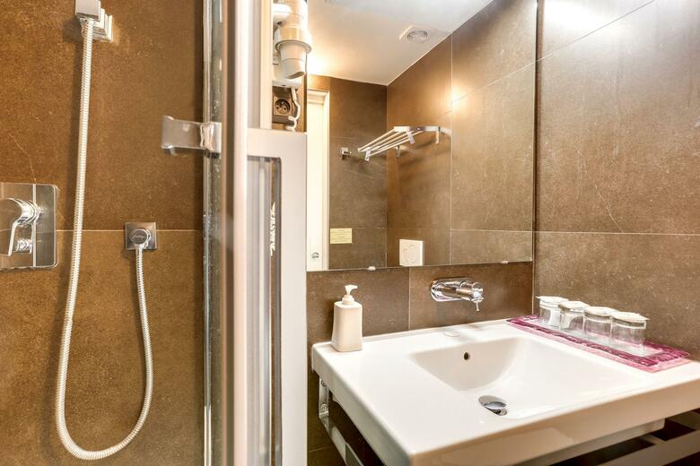 Hotel H�tel Op�ra Maintenon