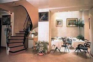 L Hotel De La Folie Mericourt