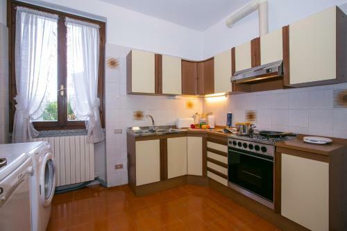 Sala Comacina Apartment Sleeps 3