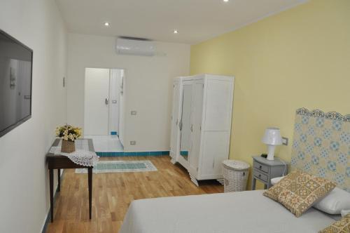 Hostal Salerno Costa D'amalfi Suite