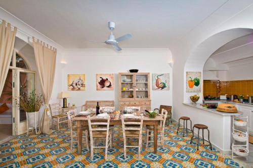 Positano Apartment Sleeps 4 Air Con Wifi T218535