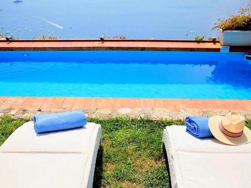Positano Villa Sleeps 8 Pool Wifi