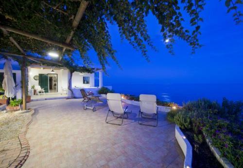 Praiano Villa Sleeps 6 T721533