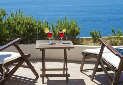 Praiano Villa Sleeps 6 T721533
