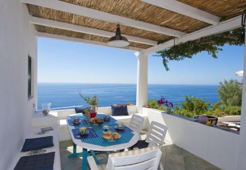 Praiano Villa Sleeps 6 T721533