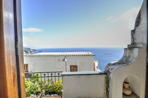 Praiano Villa Sleeps 5 Air Con Wifi