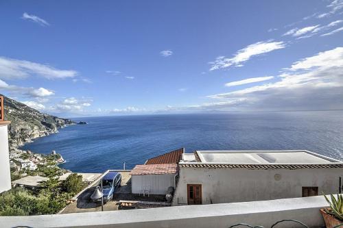 Praiano Villa Sleeps 5 Air Con Wifi