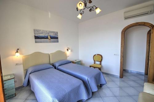 Praiano Villa Sleeps 5 Air Con Wifi