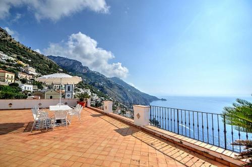 Praiano Villa Sleeps 8 Pool Air Con Wifi