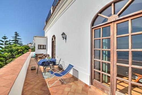 Praiano Villa Sleeps 8 Pool Air Con Wifi