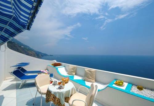 Praiano Apartment Sleeps 2