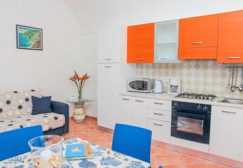 Praiano Apartment Sleeps 4
