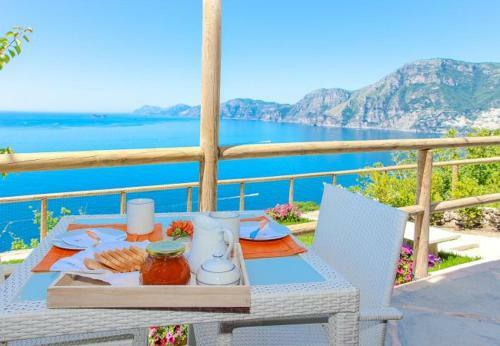 Praiano Apartment Sleeps 4