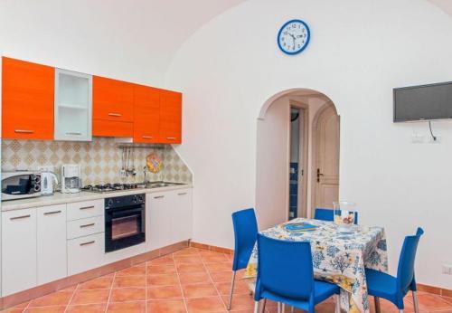 Praiano Apartment Sleeps 4