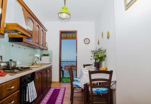 Praiano Apartment Sleeps 4 T721537