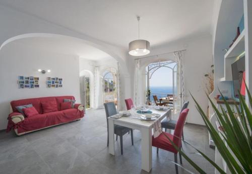 Praiano Apartment Sleeps 4 T721497