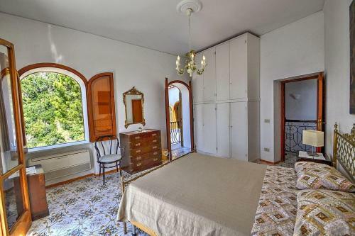 Praiano Villa Sleeps 10 Air Con Wifi