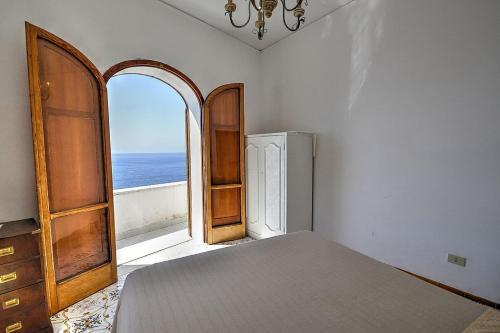 Praiano Villa Sleeps 10 Air Con Wifi