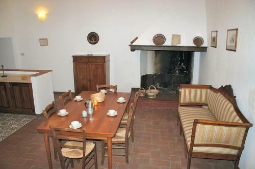 Rapolano Terme Villa Sleeps 6 Pool