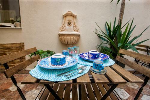 B&B Kalavr�a