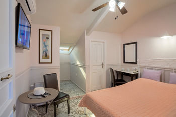 Hotel Omorfi Poli