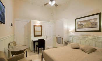 Hotel Omorfi Poli