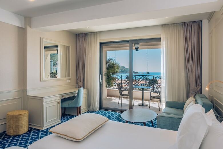 Hotel Iberostar Waves Slavija