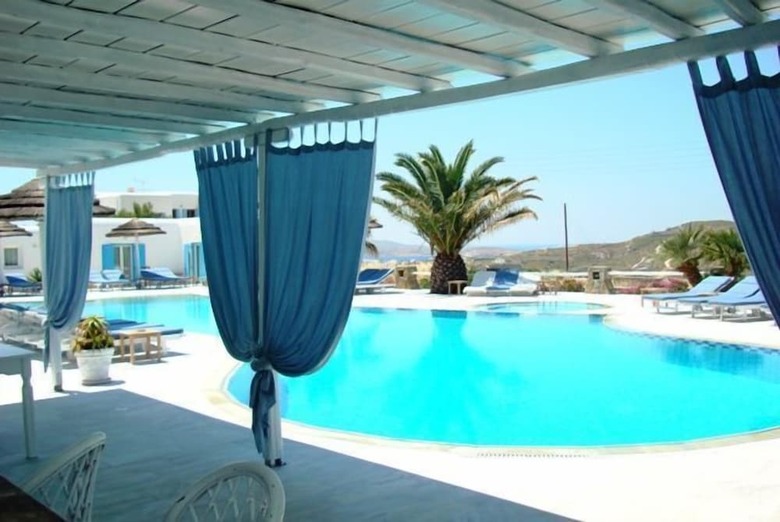 Giannoulaki Village Hotel