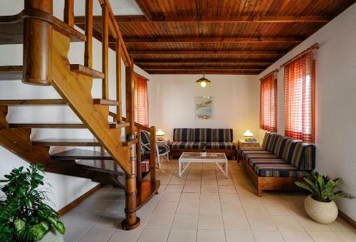 Hotel Trikorfo Beach