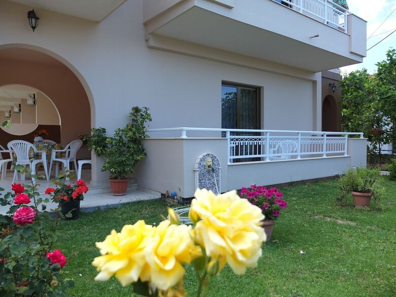 Hotel Toulas Apartments