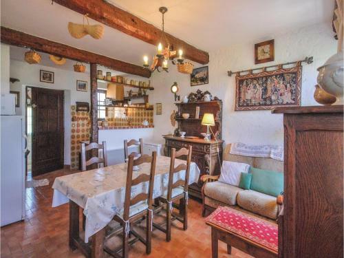 Two-bedroom Holiday Home In Bagnols En Foret