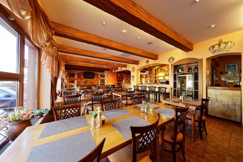 Max Inn Hotel