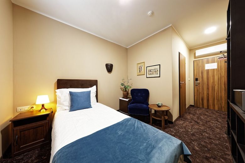 Max Inn Hotel
