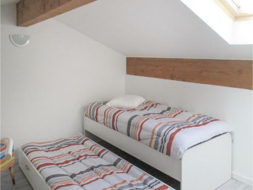 Three-bedroom Apartment In Beziers