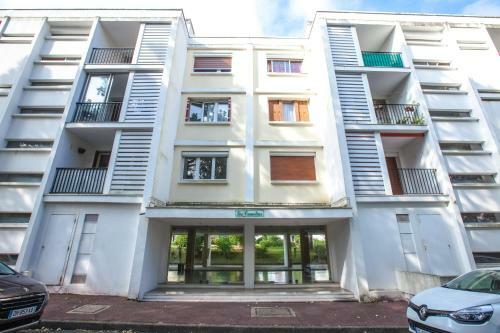 Apartamento Amazing Two Bedroom Flat With Balcony