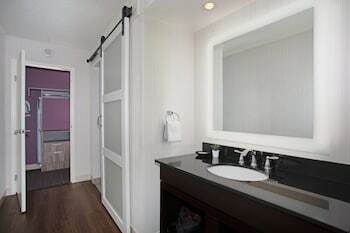 Crowne Plaza Hotel Kansas City Downtown