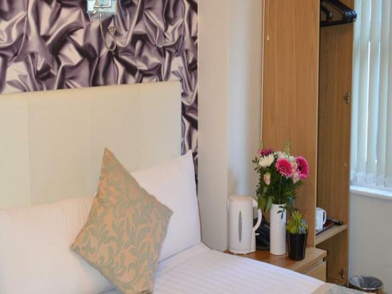 1 Lexham Gardens Hotel
