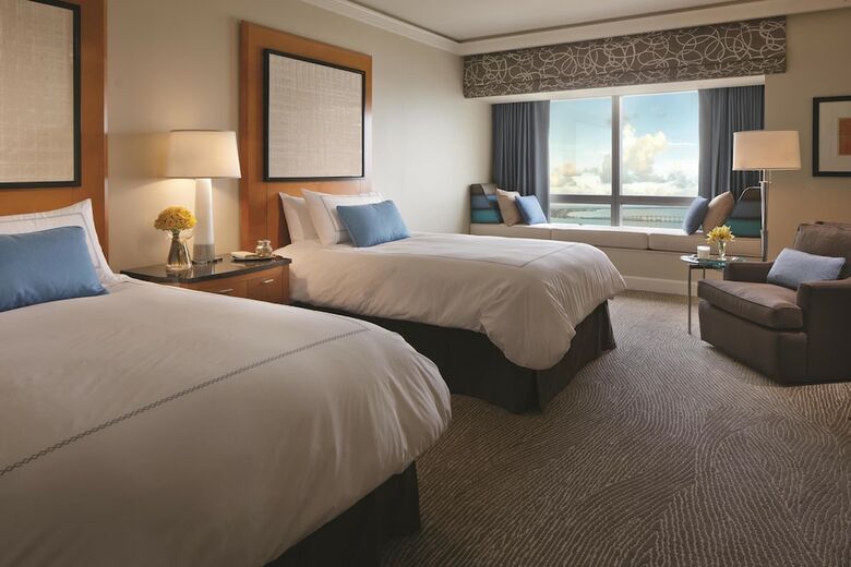Four Seasons Hotel Miami