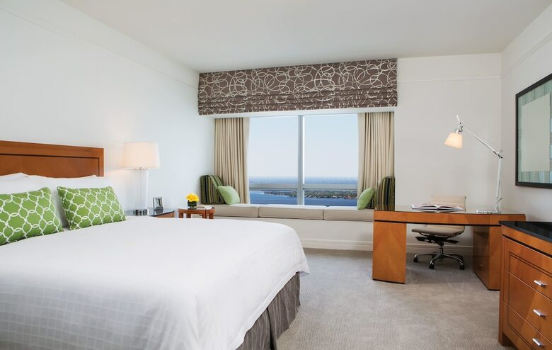 Four Seasons Hotel Miami