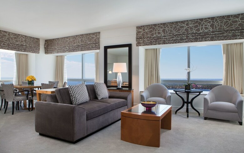 Four Seasons Hotel Miami